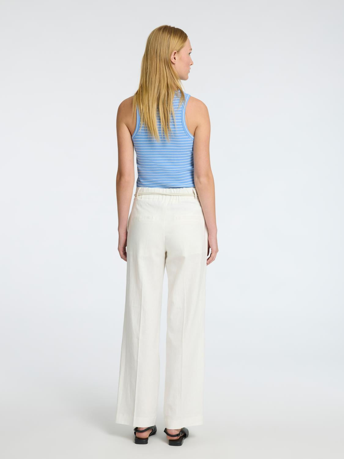 model_shot-back